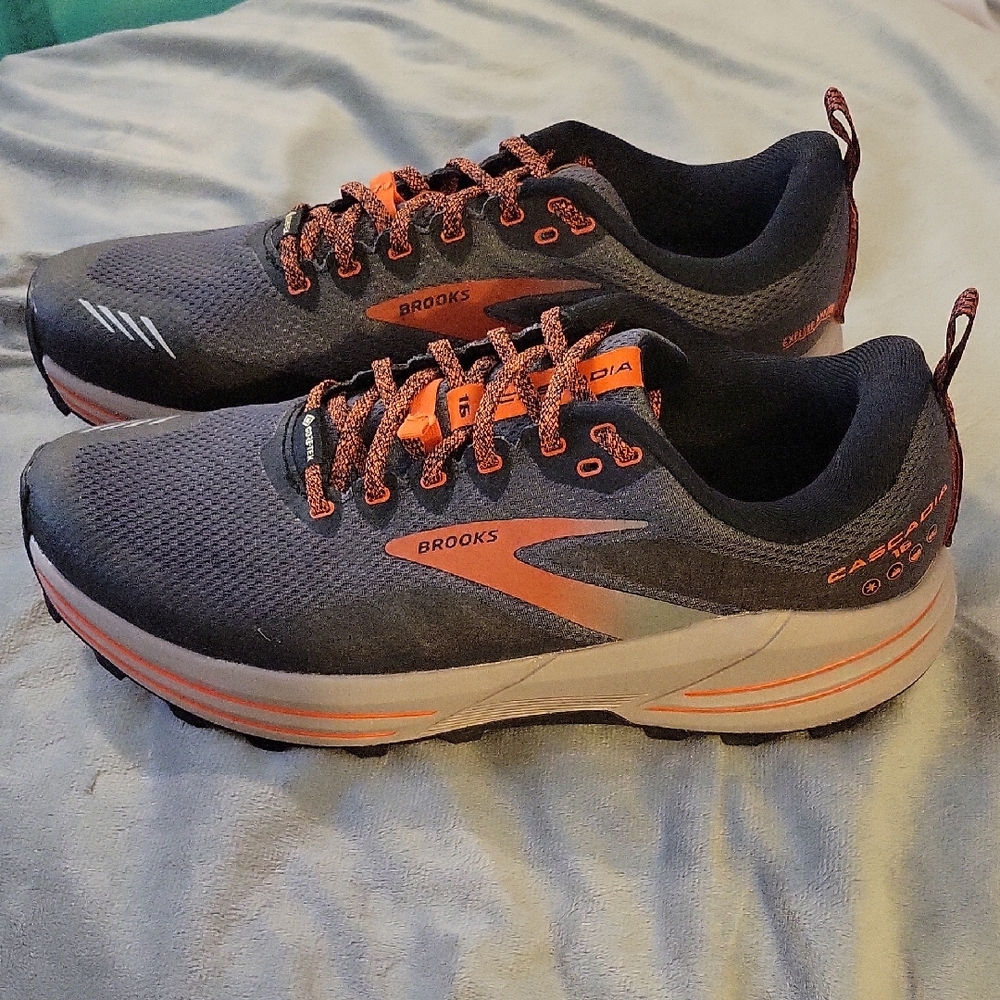 Brooks Men's Athletic Shoes - Black and Orange